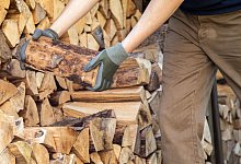 Feuerholz - Christin Klose/dpa-tmn