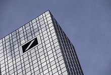 Deutsche Bank - Foto: Boris Roessler/dpa