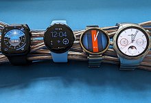 Apple Watch Series 9, Google Pixel Watch 2, Huawei GT 4 (41mm) un - Christoph Dernbach/dpa-tmn