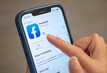 Facebook - Foto: Mohssen Assanimoghaddam/dpa