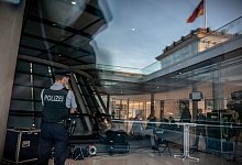 Polizei im Bundestag - Foto: Michael Kappeler/dpa