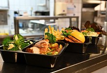 Mehrwegverpackung in der Gastronomie - Harald Tittel/dpa