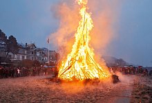 Osterfeuer - Georg Wendt/dpa