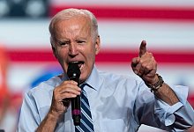 US-Pr&auml;sident Joe Biden findet bei seiner Wahlkampfveranstaltung klare Worte f&uuml;r Republikaner aus dem Lager von Donald Trump. - Alex Brandon/AP/dpa