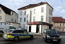 Noch am fr&uuml;hen Morgen eilten Mordermittler, ... - Wolfgang Rudolf