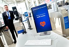 Temperaturscreening bei Reifenmesse in Hannover - Foto: Hauke-Christian Dittrich/dpa