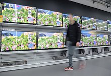 Fernseher im Elektromarkt - Laura Ludwig/dpa-tmn/dpa