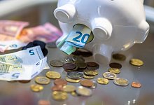 Sparen - Hendrik Schmidt/dpa