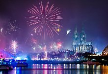 Silvester - Feuerwerk - Christophe Gateau/dpa