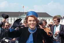 Hape Kerkeling als Königin Beatrix - picture alliance / dpa