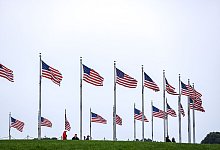 US-Fahnen - Valerie Plesch/dpa