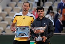 Zverev und Alcaraz - Thibault Camus/AP/dpa