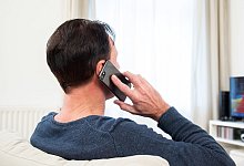 Herzschrittmacher und Smartphone - Foto: Christin Klose/dpa-tmn