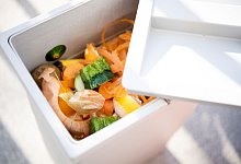 Lebensmittelreste im Biomüll - Zacharie Scheurer/dpa-tmn