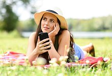 Wer im Freien etwas plant, verlässt sich gern auf seine Wetter-App. Allerdings ist nicht jede Anwendung zuverlässig. - Tobias Hase/dpa-tmn