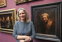 Kuratorin Anja Sevcik zwischen Rubens und Rembrandt - Oliver Berg/dpa
