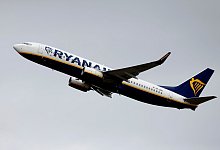 Eine Passagiermaschine der Fluggesellschaft Ryanair startet am Flughafen K&ouml;ln/Bonn. - Thomas Banneyer/dpa