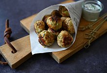 Zucchini-Hähnchen-Bällchen - Julia Uehren/oeffelgenuss.de/Julia Uehren/oeffelgenuss.de/dpa