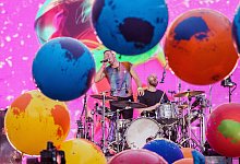 Mal bunt, mal sanft: Coldplay hat in Frankfurt eine mitreißende Show gspielt. - Andreas Arnold/dpa