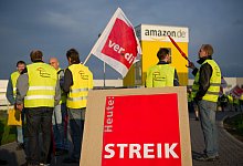 Streik bei Amazon - Bad Hersfeld - picture alliance / dpa