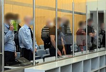 Die fünf Angeklagten sind für ihre Mitgliedschaft in der IS-Terrorzelle verurteilt worden. - Federico Gambarini/dpa