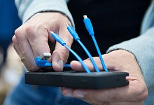 Ladekabel - Franziska Gabbert/dpa-tmn