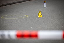 Gelbe Markierungen der Polizei - Christoph Reichwein/dpa