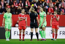 Schiedsrichterin - Matthias Balk/dpa