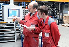 Berufe_Live_Ausbildung_1 - 1 - industrieblick - stock.adobe.com