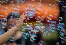 Seifenblasen - Vadim Ghirda/AP/dpa-tmn