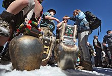 Weltrekordversuch im Kuhschellenl&auml;uten - Karl-Josef Hildenbrand/dpa