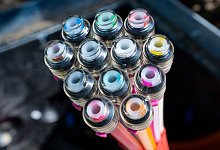 Das Ende eines B&uuml;ndels Glasfaserkabel - Matthias Rietschel/dpa-Zentralbild/dpa