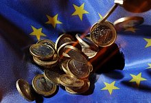 Euro-M&uuml;nzen - Foto: Uli Deck/dpa