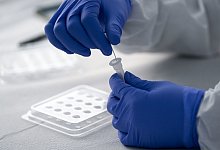 Corona-Schnelltest - Foto: Hendrik Schmidt/dpa-Zentralbild/dpa