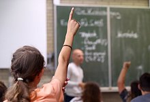 Schüler im Unterricht - 1 - picture alliance / Daniel Karmann/dpa