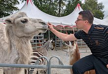 Jeffry Freiwald mit Kamel "Shakira" in Lemgo - Archivfoto: Annika Langhagel