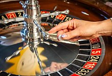 Spielbank - 1 - SARAH JONEK