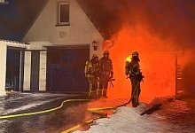 Feuer in H&ouml;rste - 1 - Feuerwehr Lage