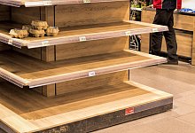 leeres regal im supermarkt - 1 - picture alliance / Zoonar