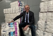 Ein bisschen was ist noch da: Uwe Hoberg ist Großhändler für Hygienepapier. Er verkauft Klopapier an gewerbliche Kunden und auch die ordern drei Mal so viel wie sonst. - Nicole Bliesener