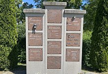 Urnenstelenanlage Hohenhausen - 1 - Esther Denker