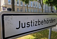 Landgericht Detmold - 1 - Janet König