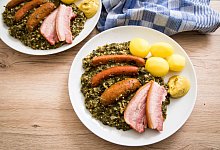 Grünkohl mit deftiger Wurt und Pinkel - Christin Klose/dpa-tmn