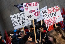 Wehrdienstgesetz - Demonstration - Rolf Vennenbernd/dpa