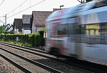 Bahnl&auml;rm von Z&uuml;gen - Foto: Uli Deck/dpa