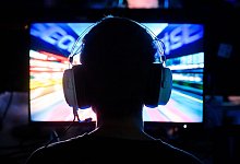 Computerspieler - Julian Stratenschulte/dpa