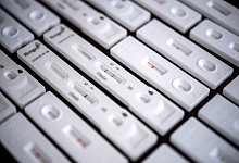 Corona-Tests - Sina Schuldt/dpa