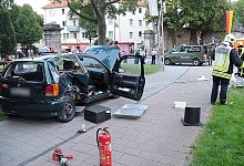 In Fußgängergruppe geschleudert - FOTO: MARC KÖPPELMANN