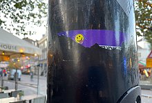 Drogen per Aufkleber - Annette Birschel/dpa