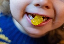 Bundesamt: H&auml;ufiger Cannabinoide in S&uuml;&szlig;igkeiten - Hendrik Schmidt/dpa